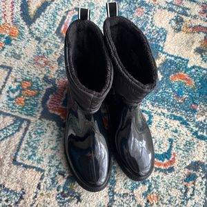 Calvin Klein quilted boot with faux fur